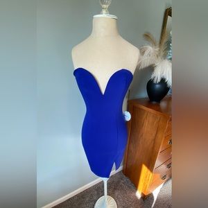 Deep v, body con dress